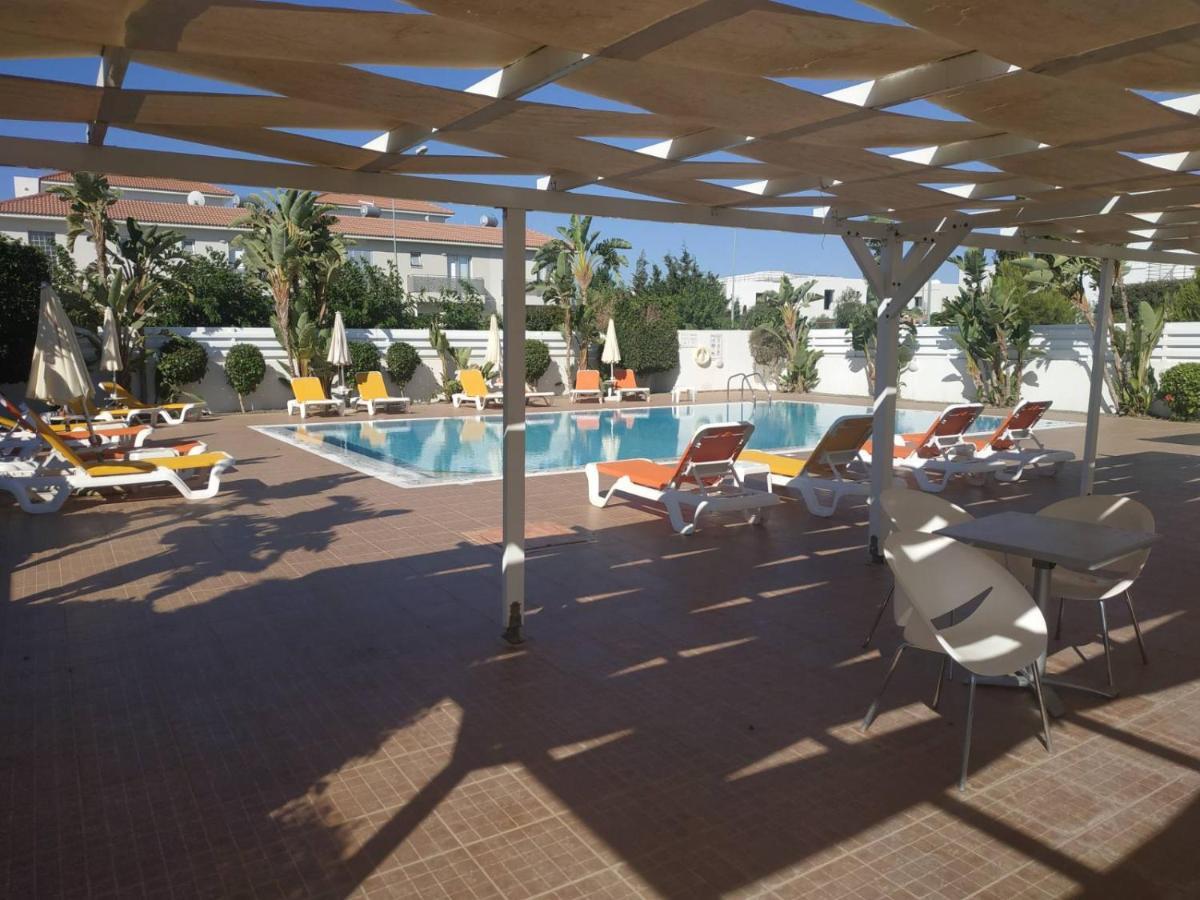 Cosy Apartment In A Luxury Resort Paralimni Exterior photo